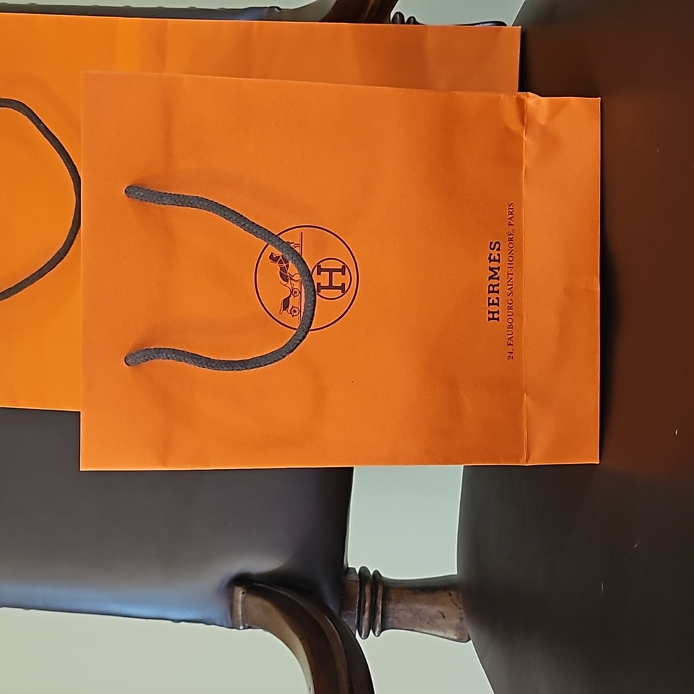 Lot of Hermes shopping bags, box and small duster bag. - Picture 3 of 10